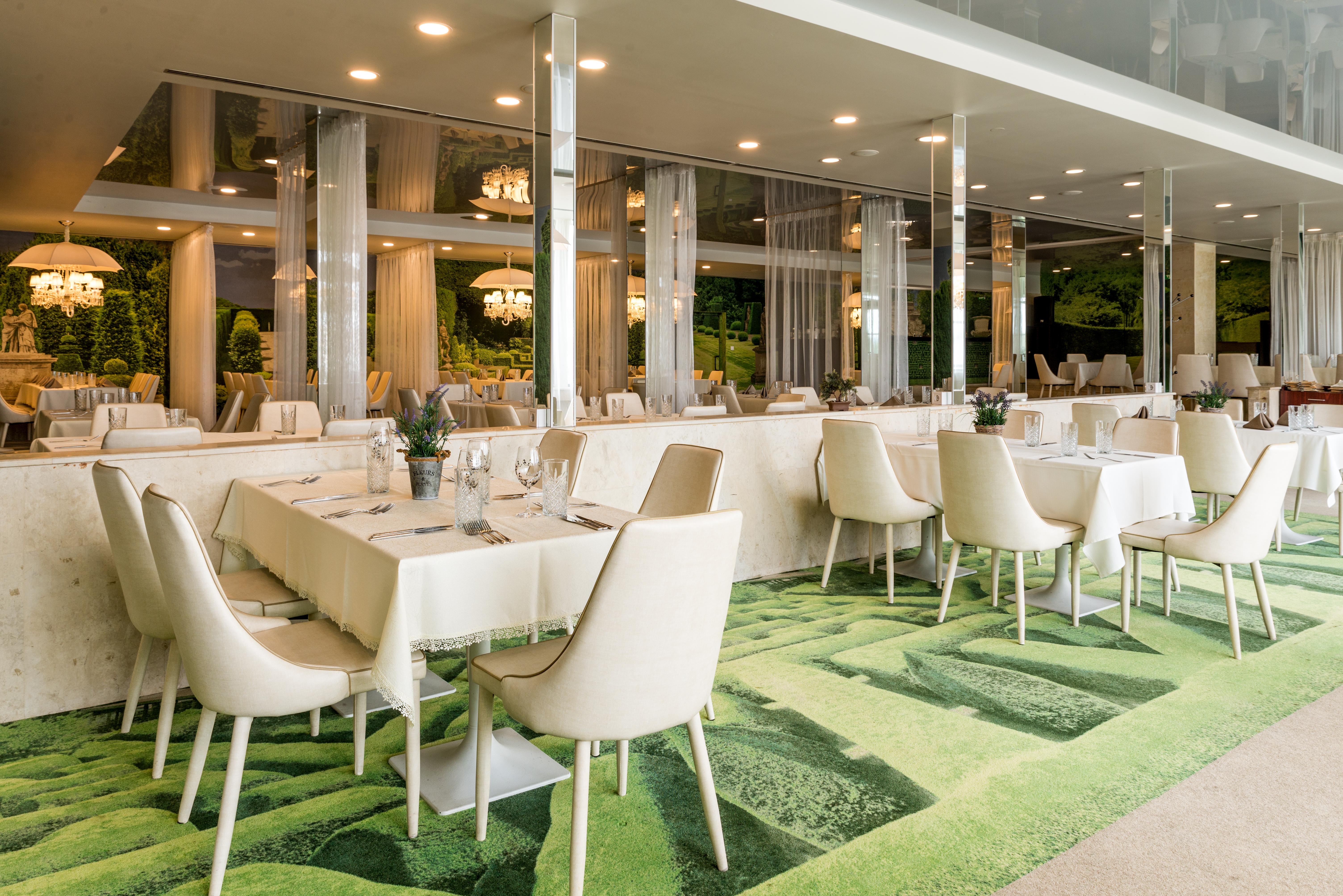 Park Hotel Raya Garden - Free Parking Tırnova Dış mekan fotoğraf
