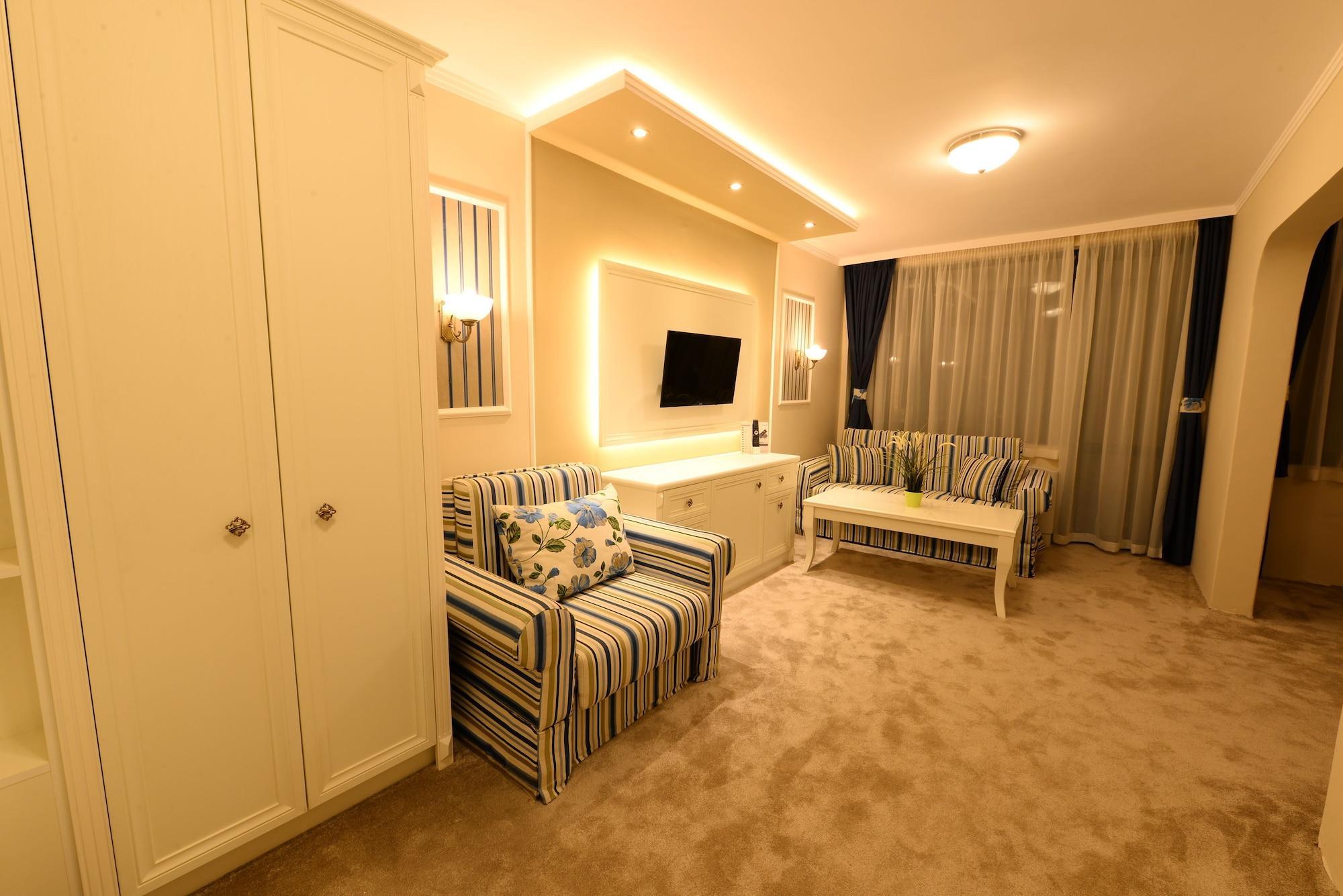 Park Hotel Raya Garden - Free Parking Tırnova Dış mekan fotoğraf